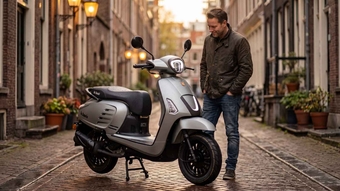 Hoe schors ik mijn scooter?