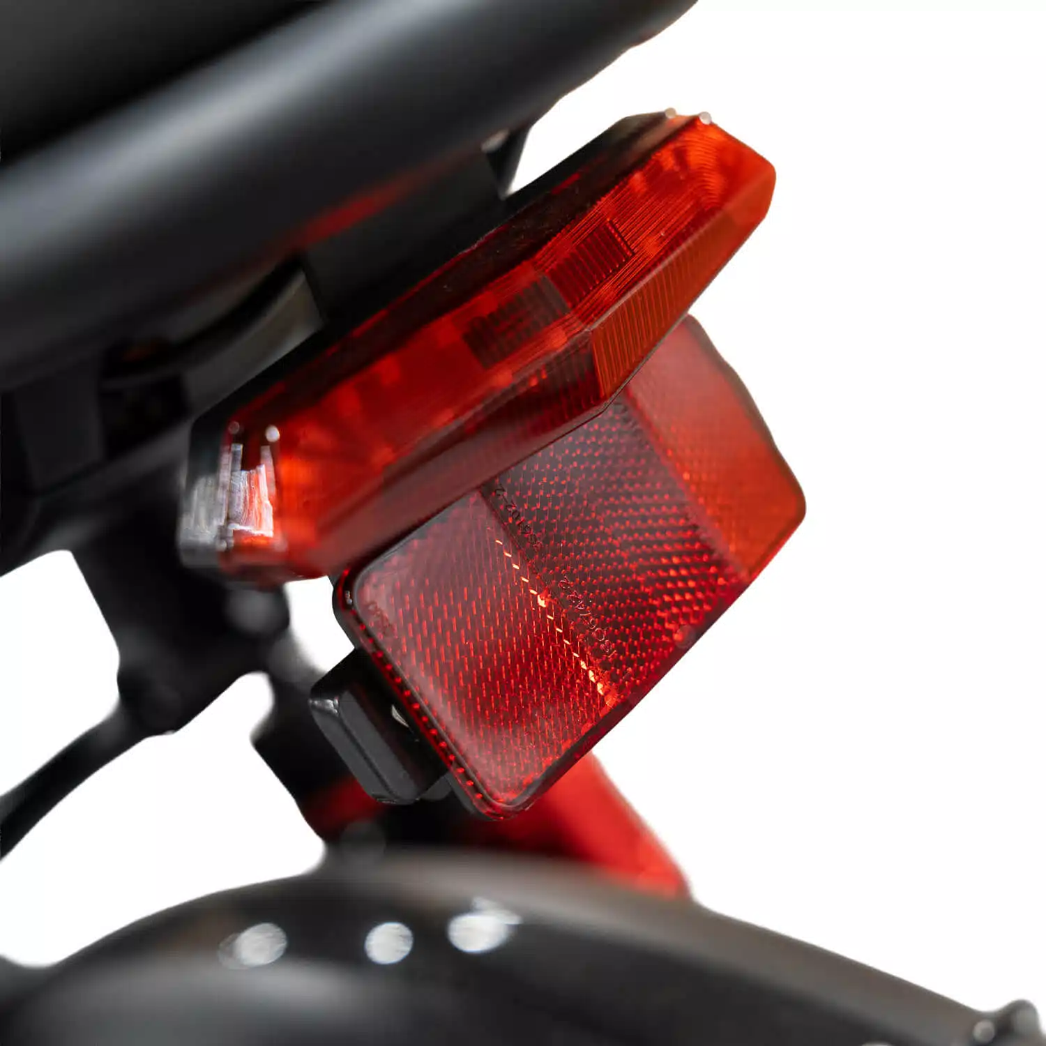 CrossBoss • V8 Ultra Black Brown Saddle (12)