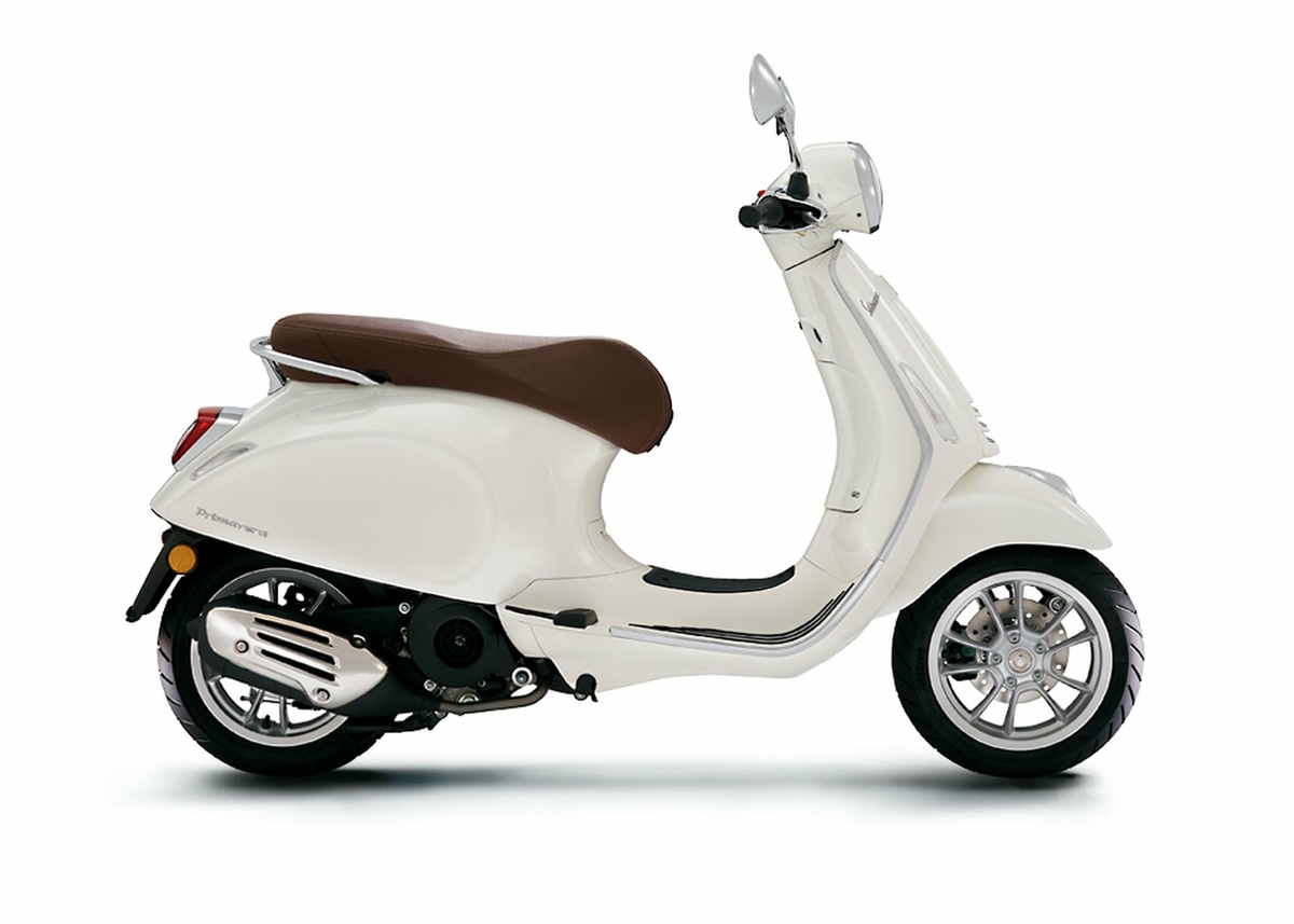 Vespa - Primavera 50 - EURO5 - White (Bianco Innocenza) (2)