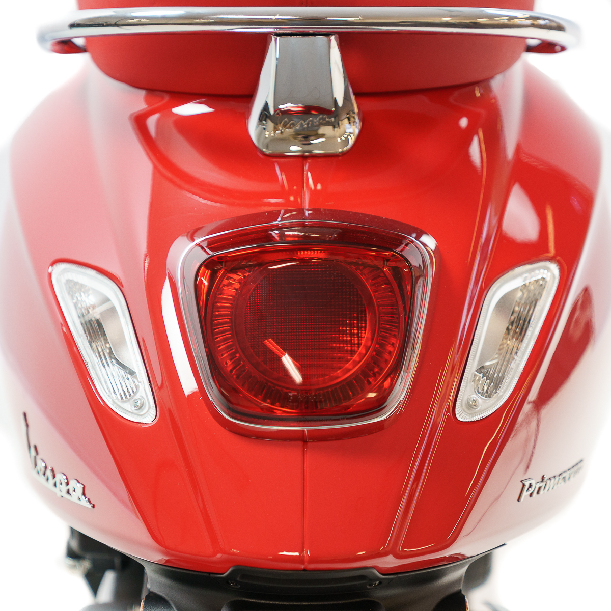 Vespa - Primavera 50 - Red Edition - Rood (11)