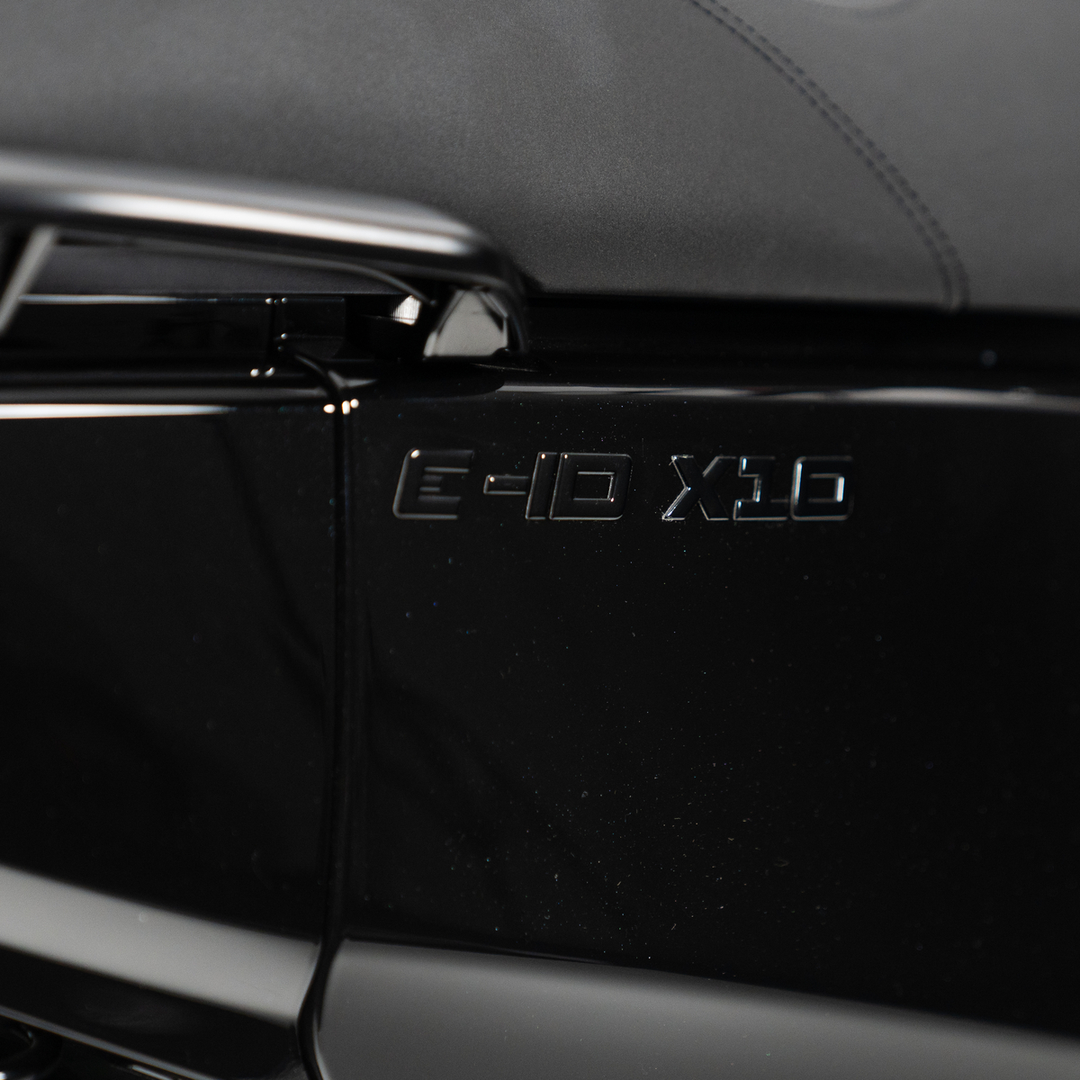 La Souris - E-ID X10 95 km/h - Black Metallic (13)