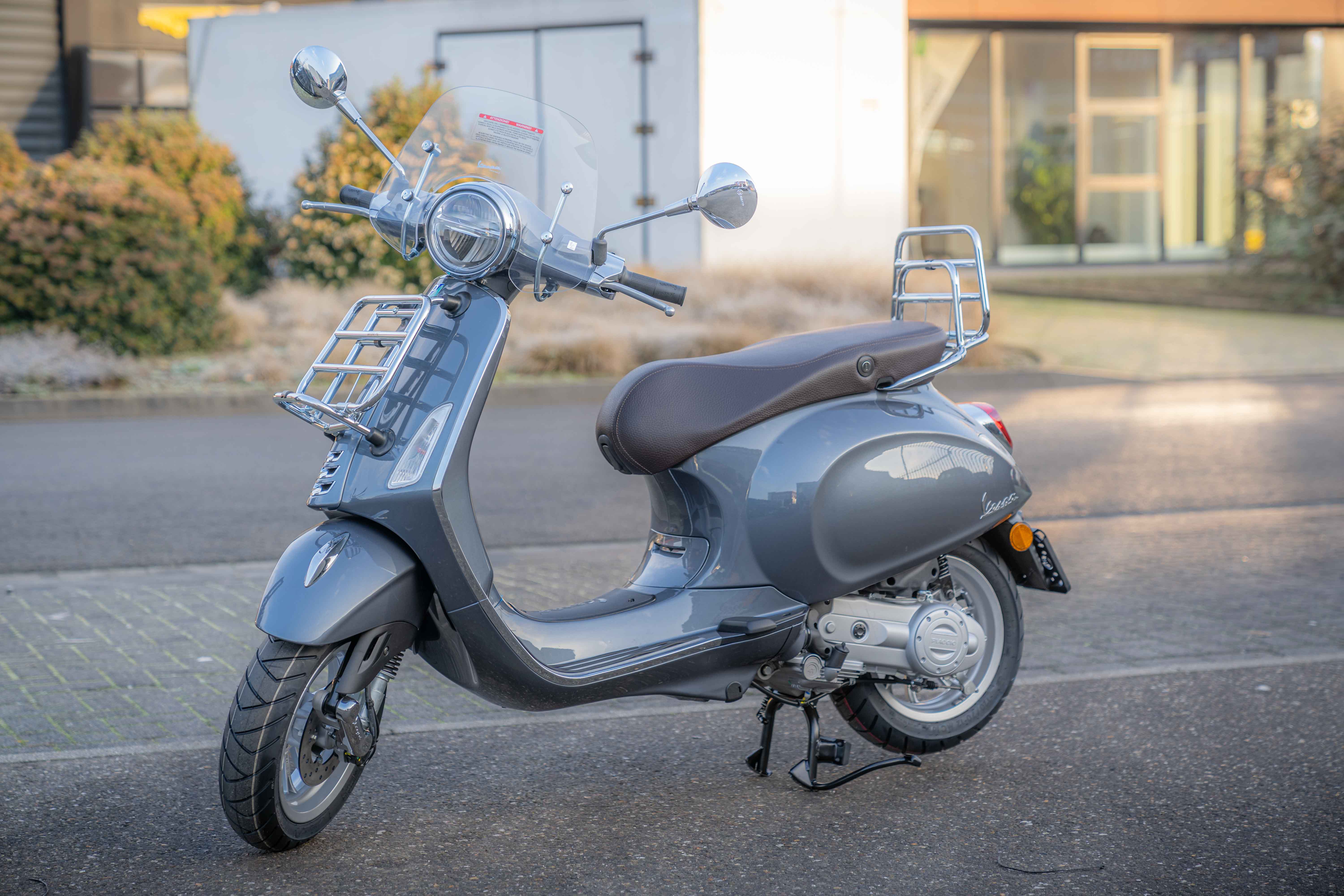 Vespa • Primavera 50 Touring - EURO5 • Grijs (Grigio)