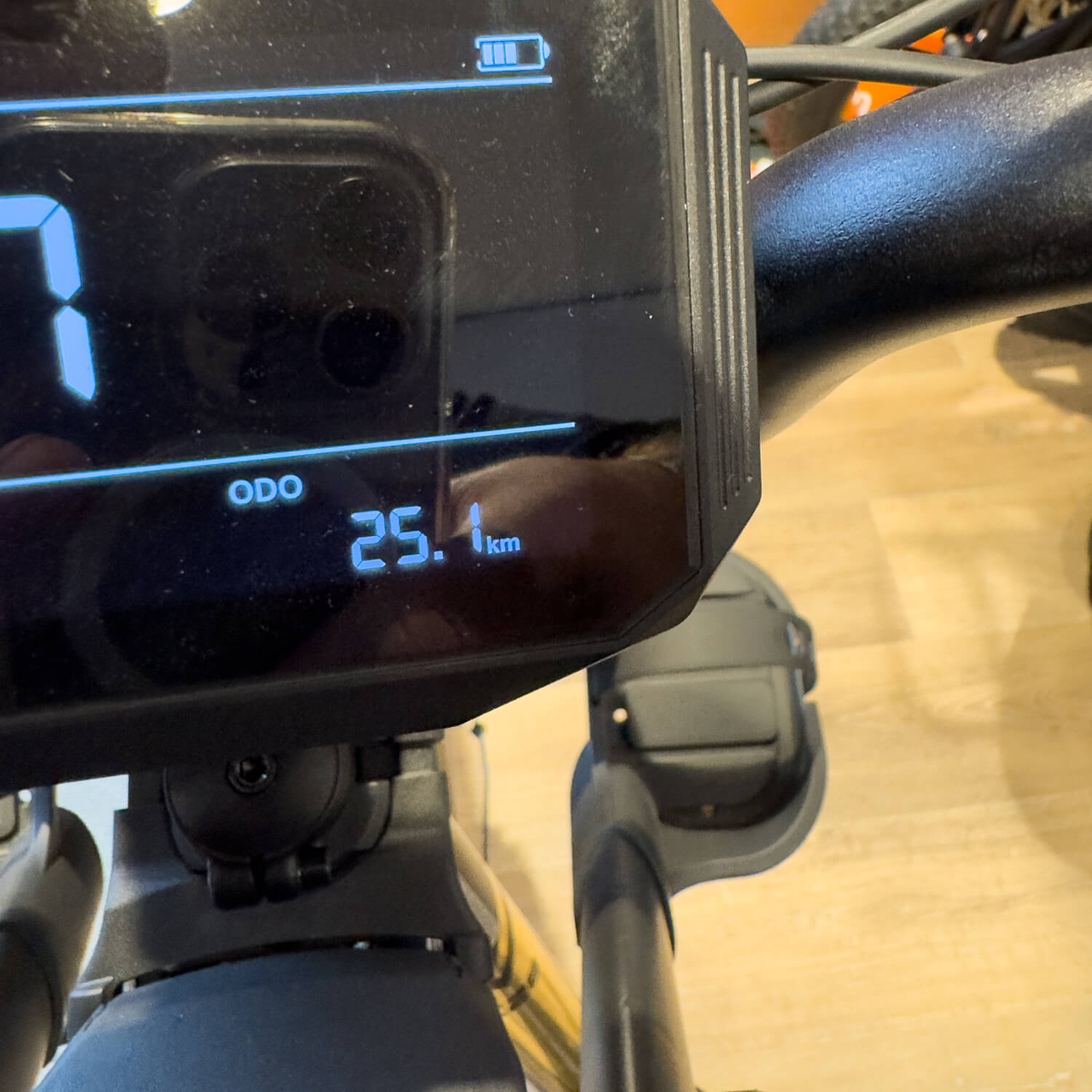 EB2 Pro Black Special Edition (5)
