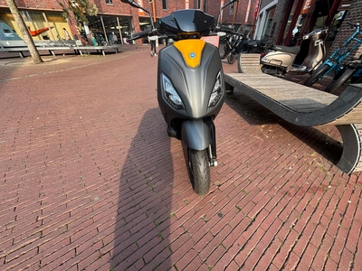 Piaggio • Piaggio • One+ • Sunshine Mix • 45 km/h (2)