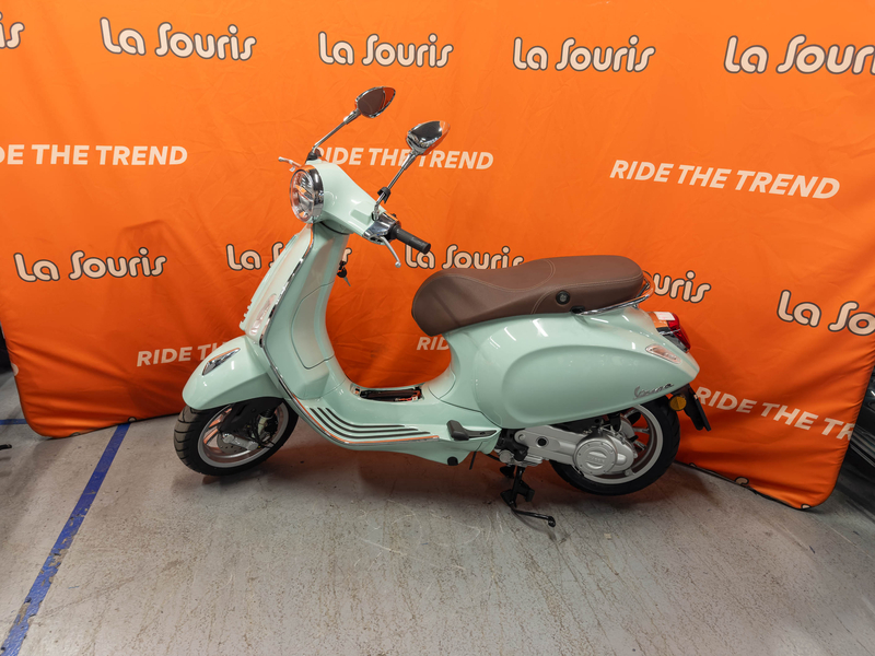 Vespa • Primavera 50 (1)