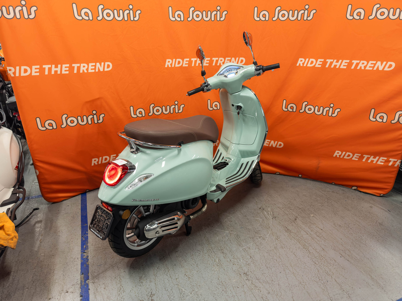 Vespa • Primavera 50 (3)