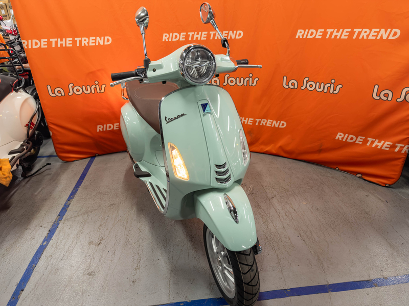 Vespa • Primavera 50 (2)
